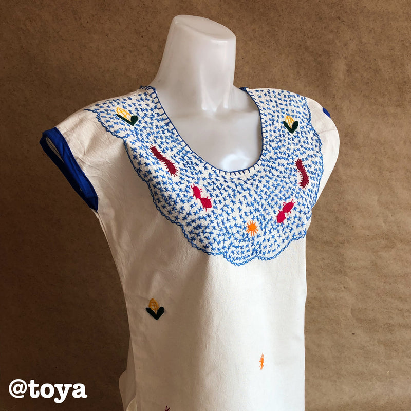 Llegaron a Toya las blusas bordadas de la comunidad San Pedro Amuzgos de la Costa Chica de Oaxaca