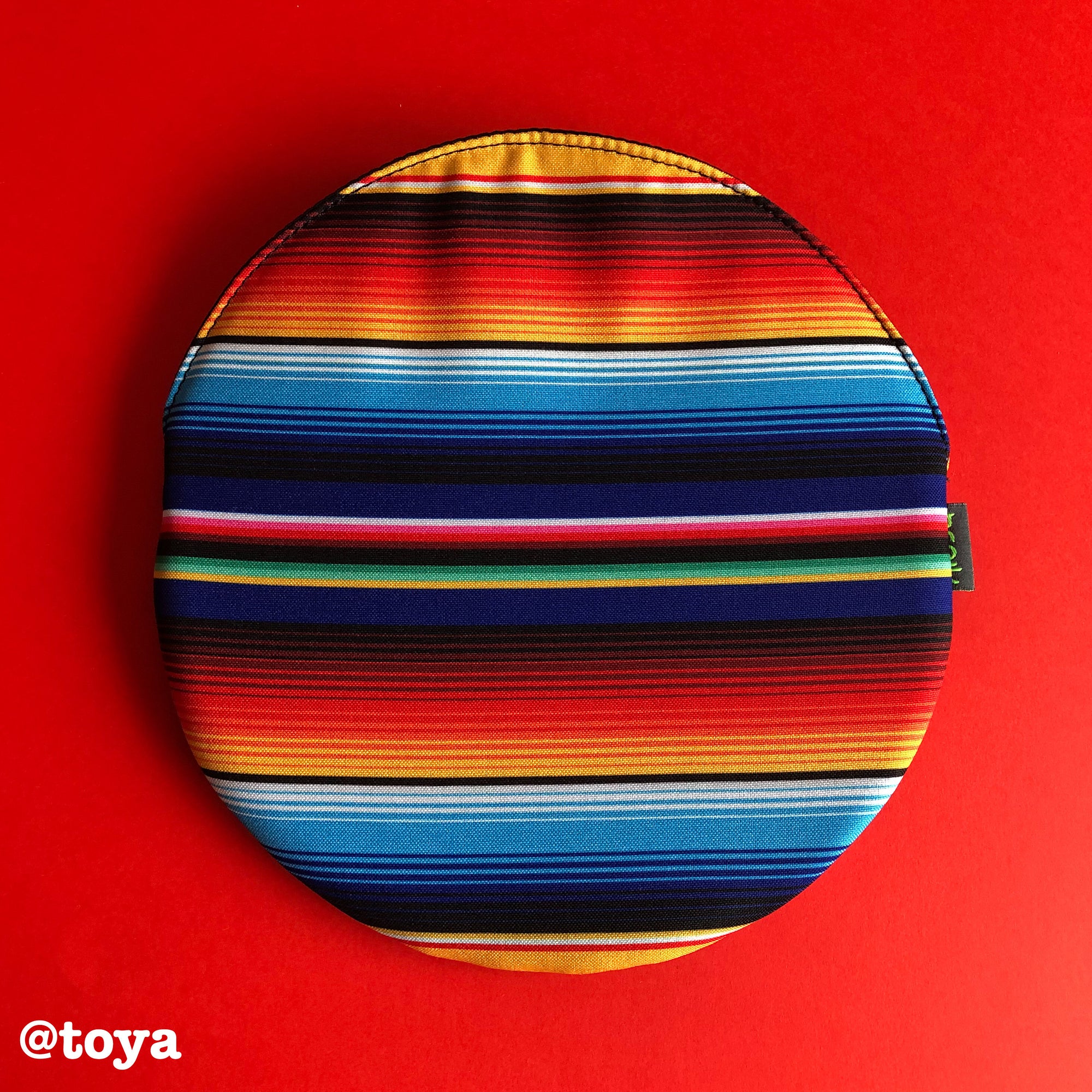 El equipo de Toya les desea un muy feliz 2022!